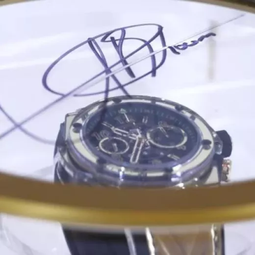 Montre Hublot + chaussures dédicacées d’Usain Bolt
